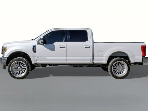 Used 2019 Ford F250 Lariat w/ Lariat Value Package image 9