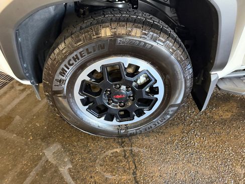 Certified 2026 Toyota 4Runner TRD Off-Road Premium w/ Tow Technology Package AWD/4WD image 31