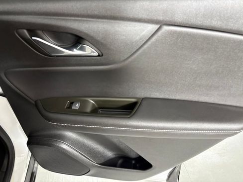 Used 2025 Chevrolet Blazer LT FWD image 16