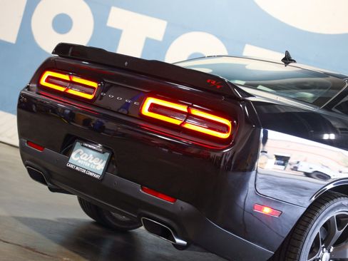 Used 2018 Dodge Challenger R/T Plus image 33