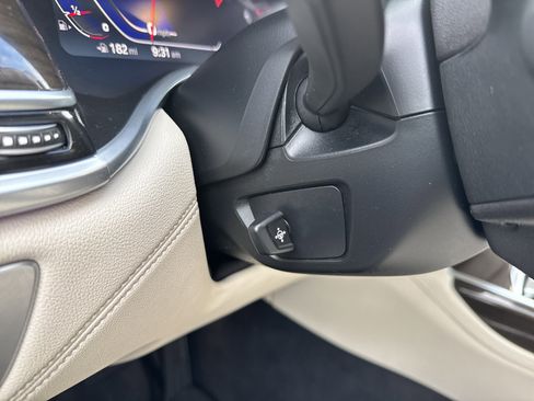 Used 2022 BMW ALPINA B7 xDrive image 17