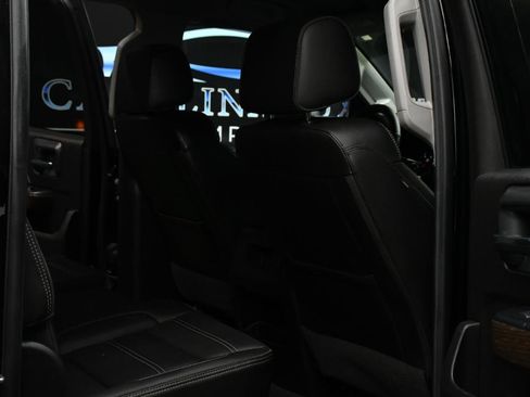 Used 2019 GMC Sierra 2500 Denali w/ Duramax Plus Package AWD/4WD image 32