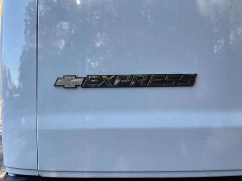 Used 2020 Chevrolet Express 2500 w/ Driver Convenience Package image 28
