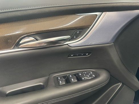 Used 2020 Cadillac XT6 Premium Luxury w/ Platinum Package AWD/4WD image 13