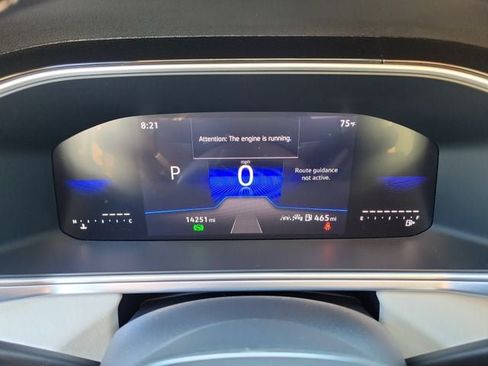 Certified 2025 Volkswagen Taos SE w/ Panoramic Sunroof Package FWD image 21