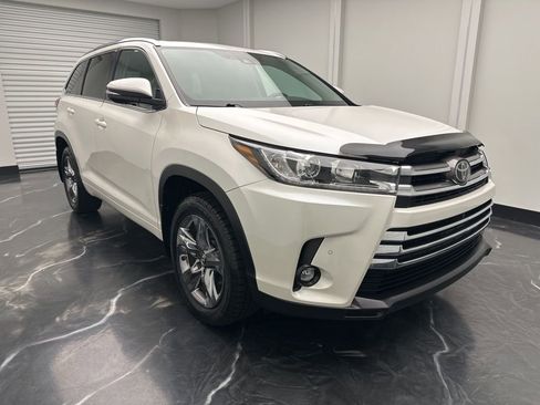 Used 2019 Toyota Highlander Limited Platinum AWD/4WD image 2