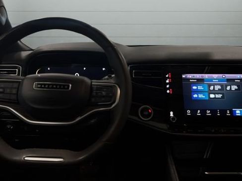 Used 2022 Jeep Wagoneer Series III w/ Premium Group I image 5