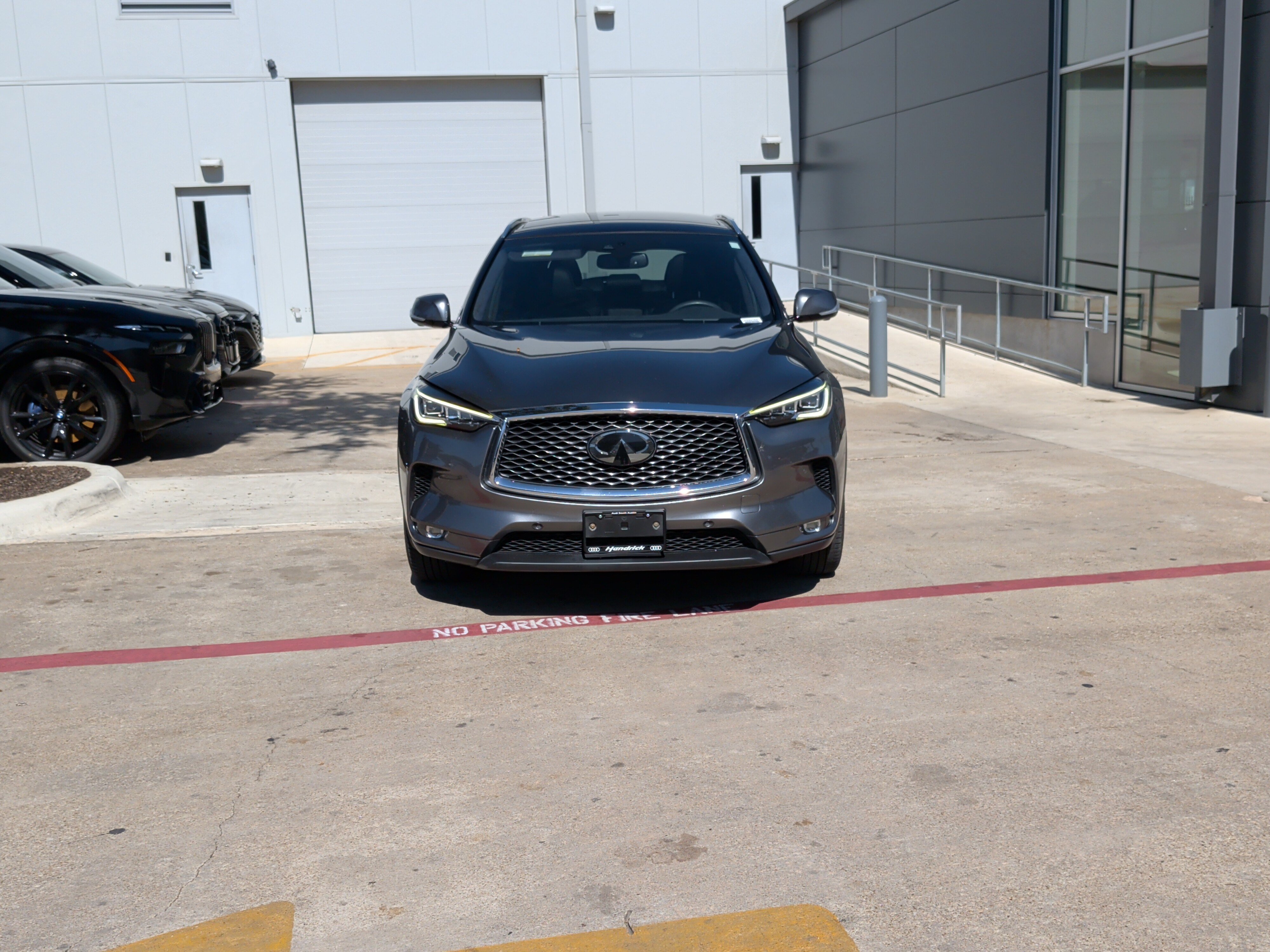 Used 2019 INFINITI QX50 Essential w/ Sensory Package FWD image 3