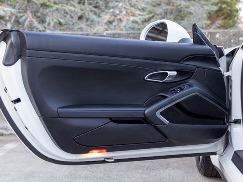 Certified 2019 Porsche 911 Carrera 4S image 23