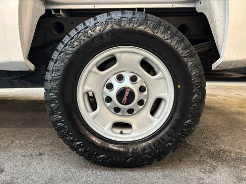 Used 2011 GMC Sierra 2500 W/T AWD/4WD image 9
