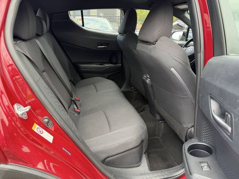 Used 2018 Toyota C-HR XLE FWD image 17