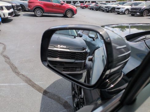 Certified 2025 Kia Sorento EX w/ Panoramic Sunroof Package FWD image 12