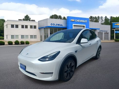 Used 2025 Tesla Model Y Long Range AWD/4WD image 1