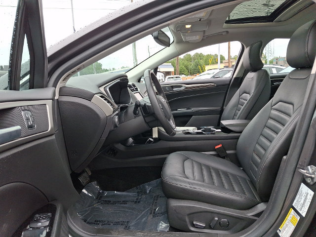 Used 2016 Ford Fusion SE w/ Equipment Group 202A FWD image 13