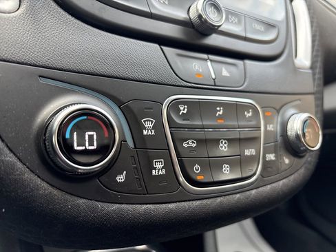 Used 2023 Chevrolet Malibu LT image 31