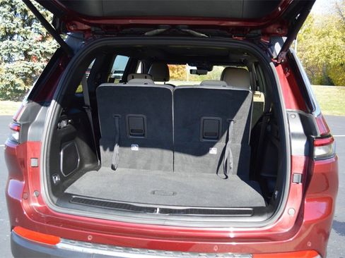 Certified 2023 Jeep Grand Cherokee L Limited w/ Luxury Tech Group II image 40