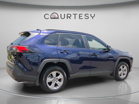 Certified 2025 Toyota RAV4 XLE w/ Convenience Package FWD image 5