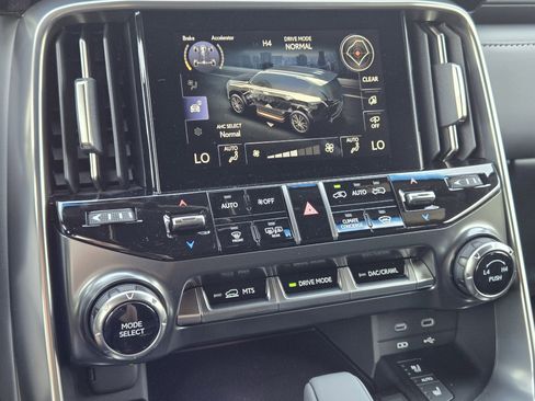 New 2025 Lexus LX 700h Luxury w/ Appearance Package image 15