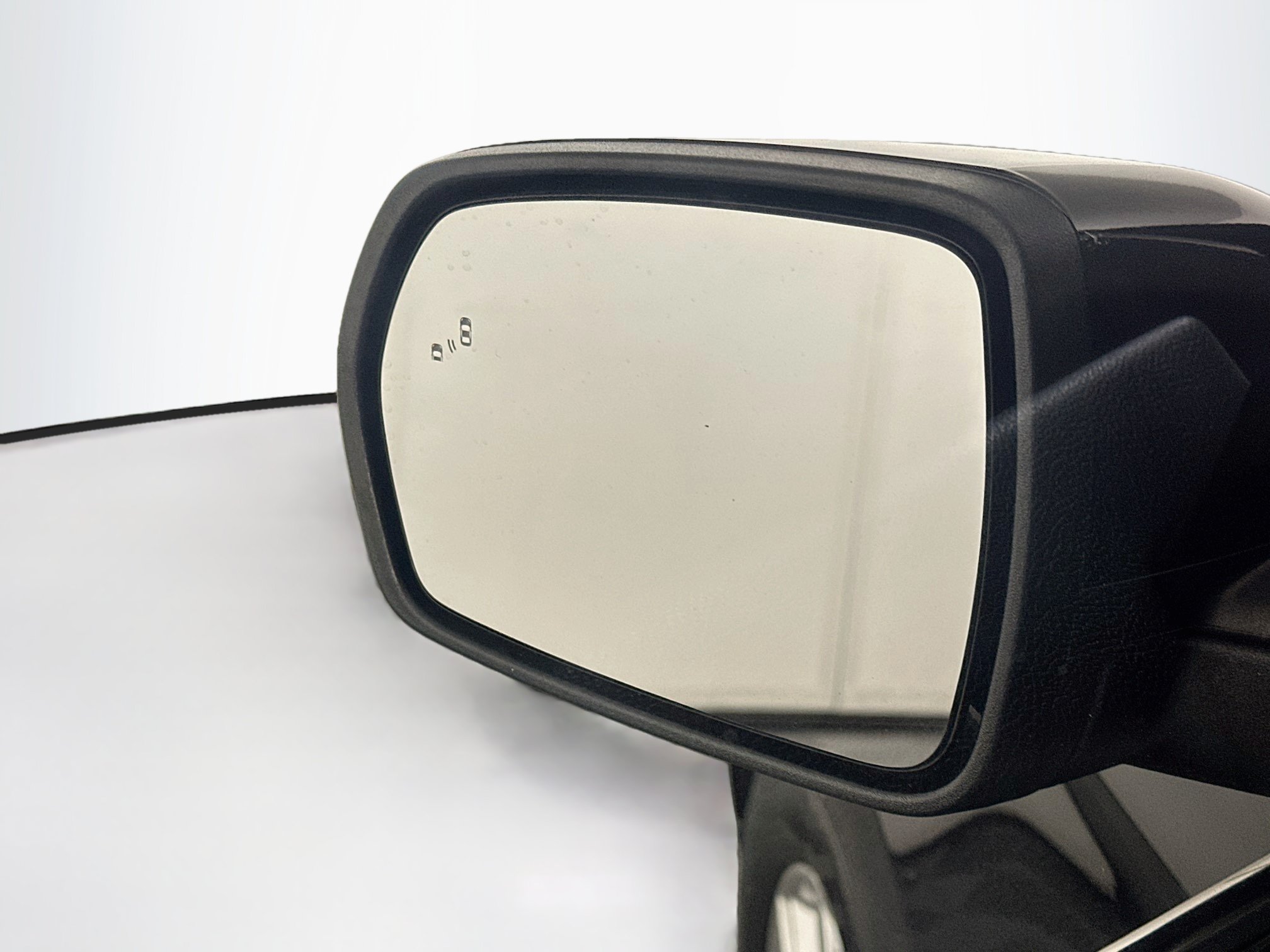 Used 2020 Ford Edge Titanium FWD image 16