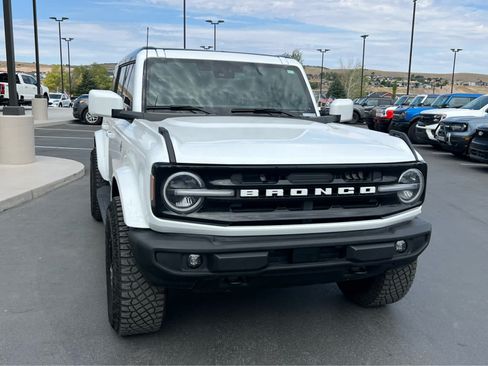 Used 2025 Ford Bronco Outer Banks AWD/4WD image 4