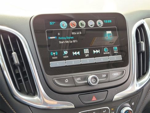 Used 2018 Chevrolet Equinox Premier image 27