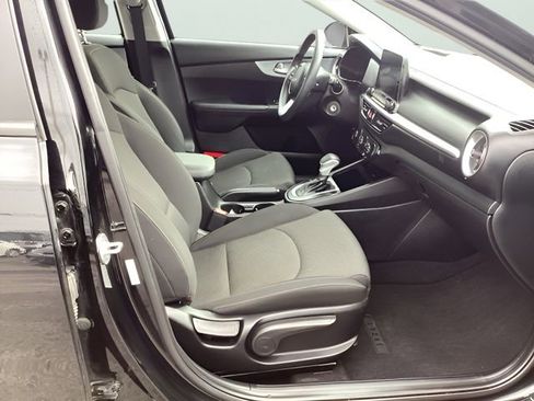 Used 2023 Kia Forte LXS image 21