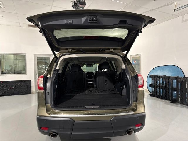 Used 2023 Subaru Ascent Limited w/ Technology Package AWD/4WD image 12