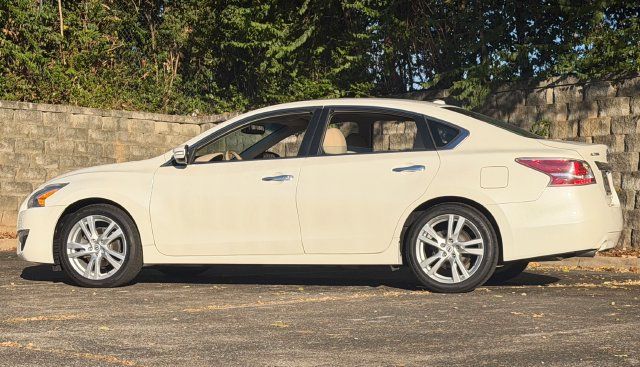 Used 2014 Nissan Altima 3.5 SL w/ Technology Package FWD image 11