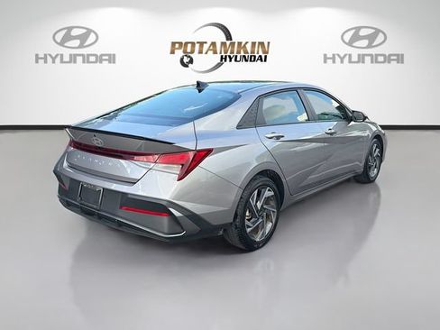 Certified 2025 Hyundai Elantra Sport FWD image 5