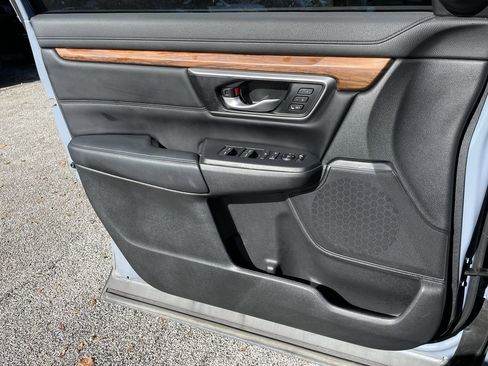 Used 2022 Honda CR-V Touring image 16