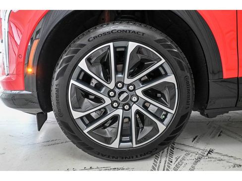 Certified 2025 Cadillac Optiq Sport 1 AWD/4WD image 24