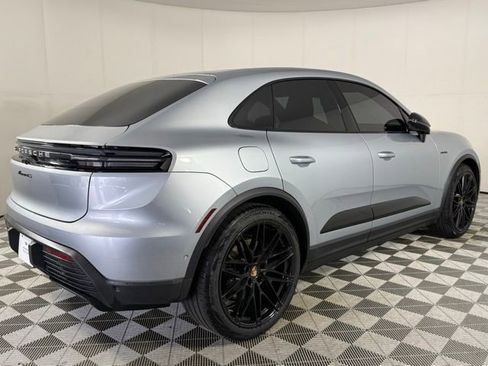 Used 2025 Porsche Macan 4S Electric AWD/4WD image 5