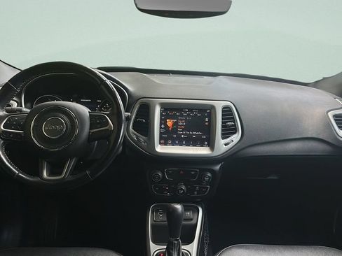 Used 2021 Jeep Compass Latitude FWD image 9