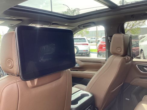 Used 2024 Chevrolet Tahoe High Country w/ Advanced Technology Package image 15