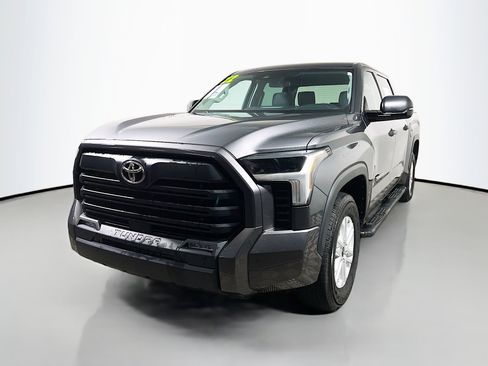 Used 2022 Toyota Tundra SR5 w/ Convenience Package image 9