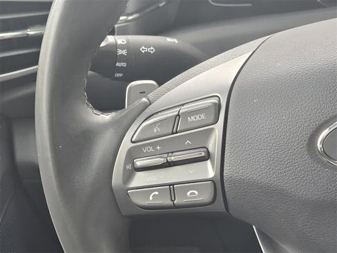 Used 2022 Hyundai Ioniq SE image 27