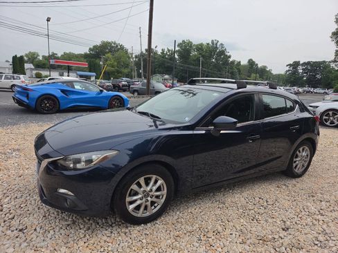Used 2015 MAZDA MAZDA3 i Touring w/ Technology Package FWD image 3