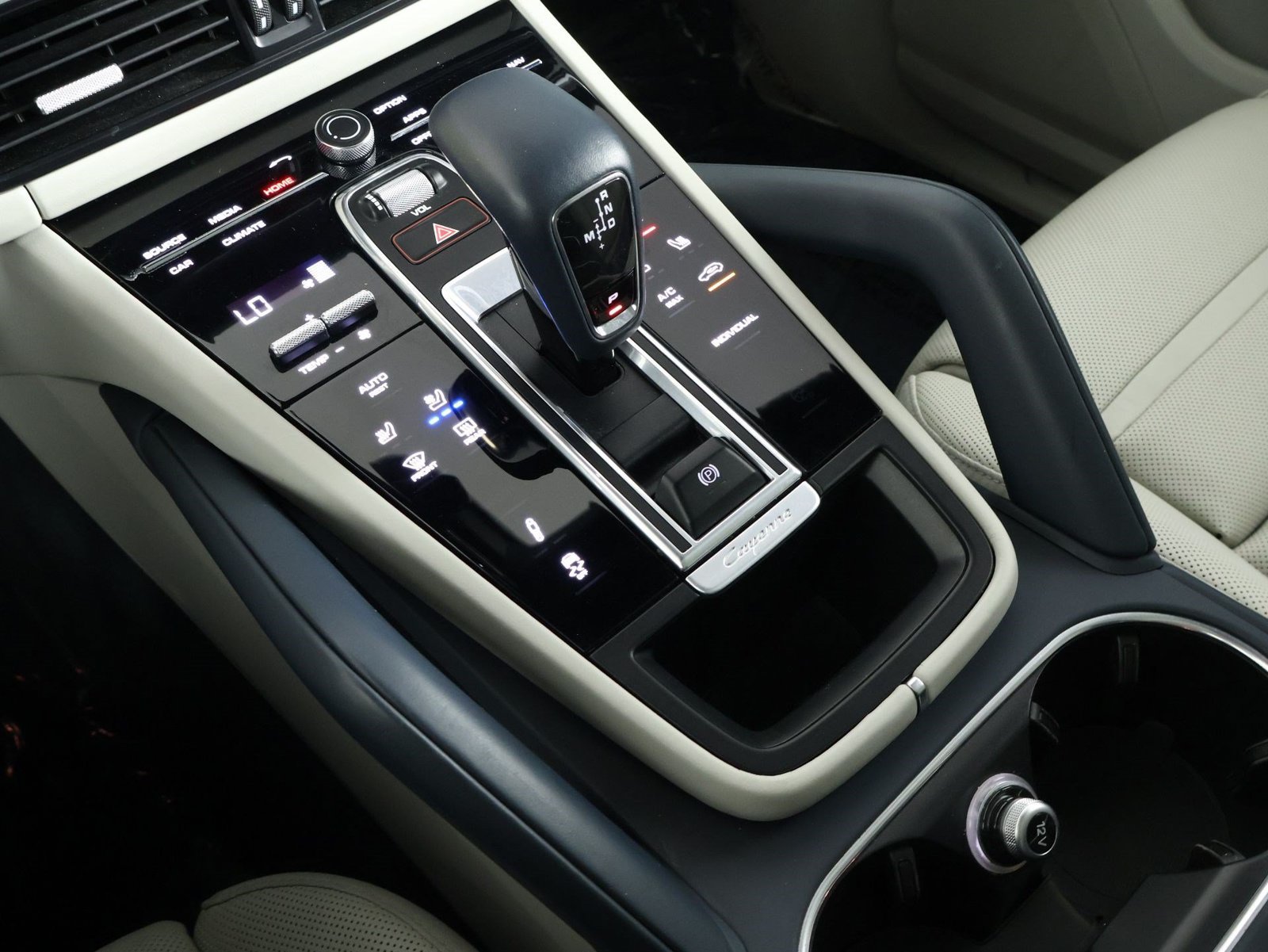 Certified 2023 Porsche Cayenne Platinum Edition AWD/4WD image 18