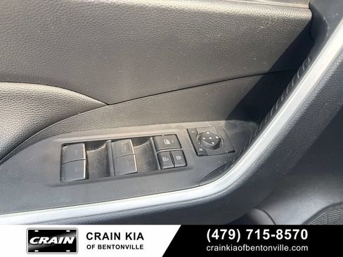 Used 2022 Toyota RAV4 SE AWD/4WD image 22