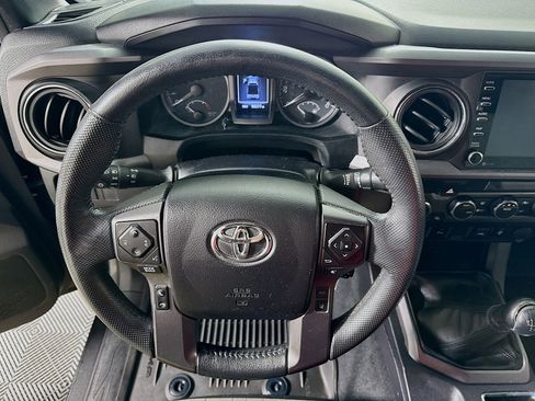 Used 2021 Toyota Tacoma TRD Sport image 14