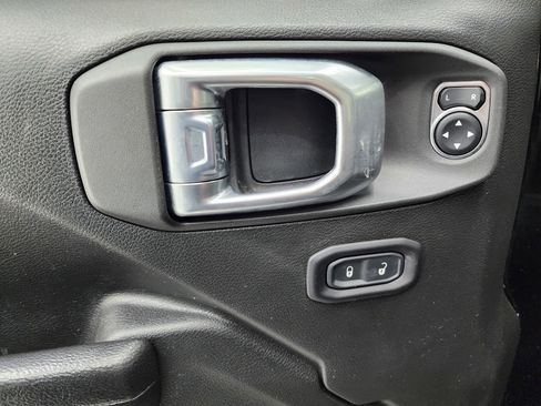 Used 2022 Jeep Wrangler Unlimited Sport image 33