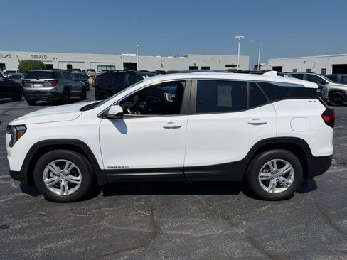 Certified 2023 GMC Terrain SLE FWD image 6