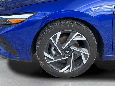 Certified 2025 Hyundai Elantra Sport image 9