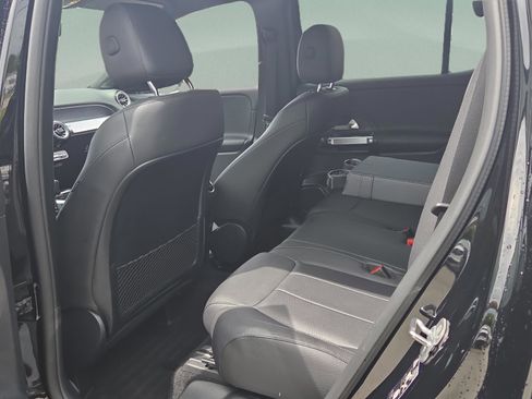 Used 2024 Mercedes-Benz GLB 250 image 11
