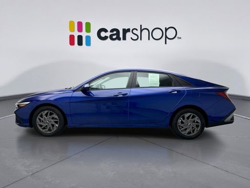 Used 2024 Hyundai Elantra SEL FWD image 2