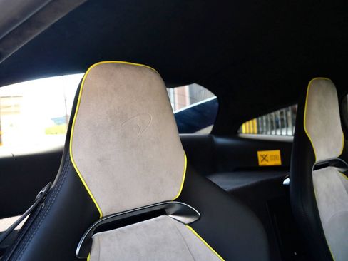 Used 2023 McLaren Artura RWD image 24