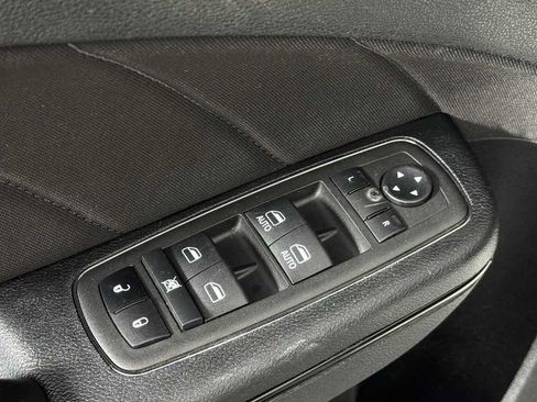 Used 2022 Dodge Charger SXT w/ Blacktop Package RWD image 12