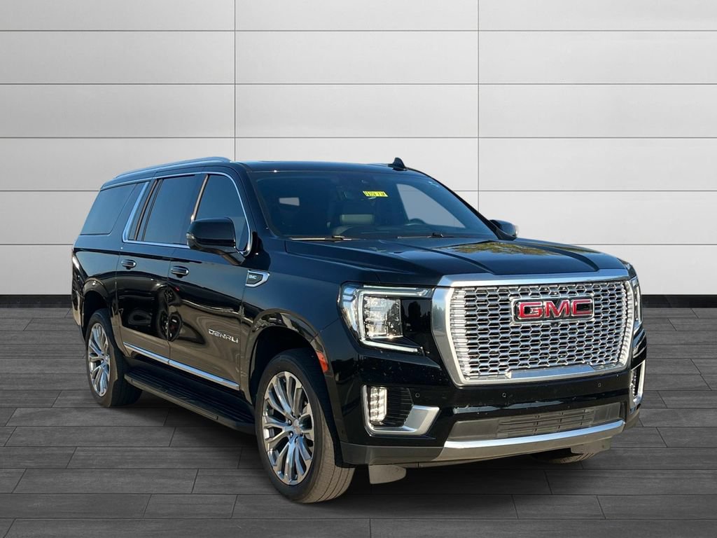 Used 2023 GMC Yukon XL Denali w/ Advanced Technology Package AWD/4WD image 7
