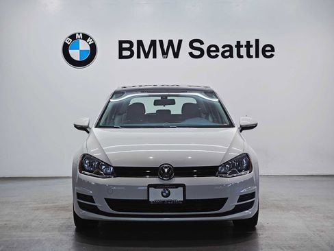 Used 2017 Volkswagen Golf Wolfsburg Edition image 6