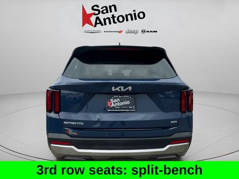 Used 2025 Kia Sorento S AWD/4WD image 12